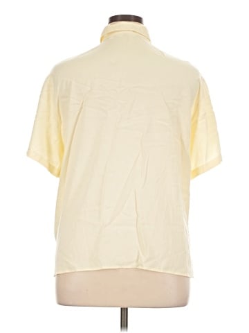Uniqlo Short Sleeve Button-Down Shirt (view 2)