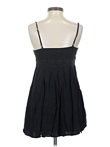 Urban Outfitters Casual Dress (view 2)