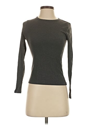 Old Navy Long Sleeve T-Shirt (view 1)
