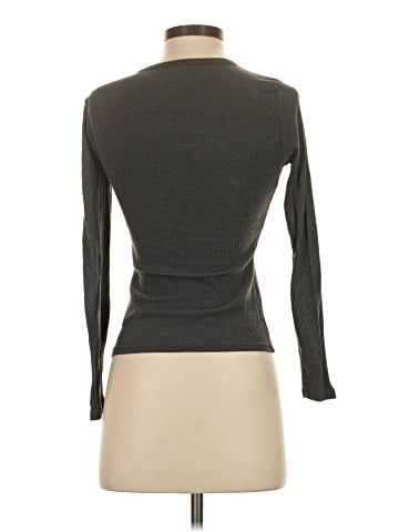 Old Navy Long Sleeve T-Shirt (view 2)