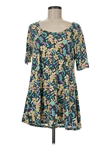 Lularoe 3/4 Sleeve T-Shirt (view 1)