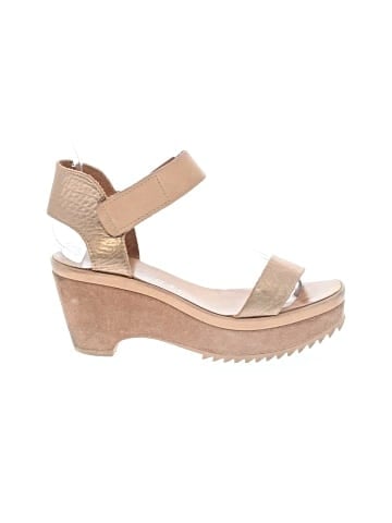 Pedro Garcia Wedges (view 1)