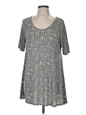 Lularoe Short Sleeve Henley (view 1)