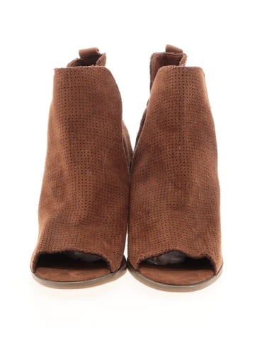 Universal Thread Ankle Boots (view 2)