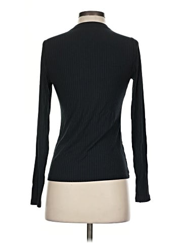 Abercrombie & Fitch Long Sleeve T-Shirt (view 2)