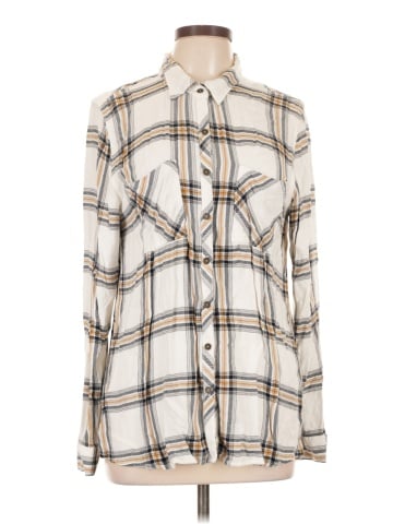 Maurices Long Sleeve Button-Down Shirt (view 1)