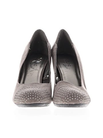 Madeline Stuart Heels (view 2)