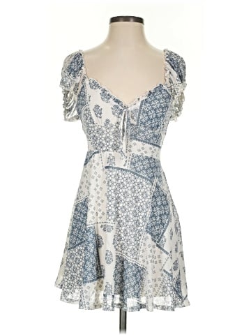 Urban Outfitters Casual Dress (view 1)