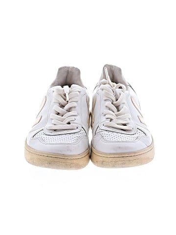 VEJA Sneakers (view 2)