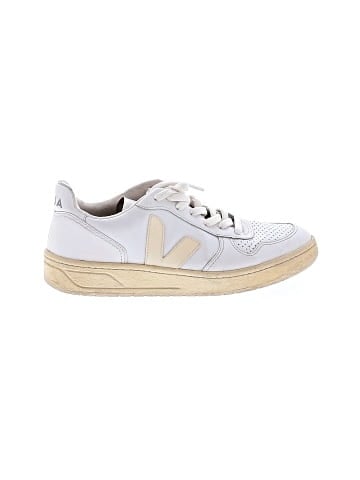 VEJA Sneakers (view 1)