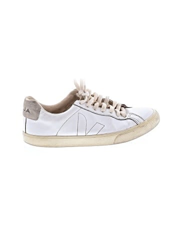 VEJA Sneakers (view 1)