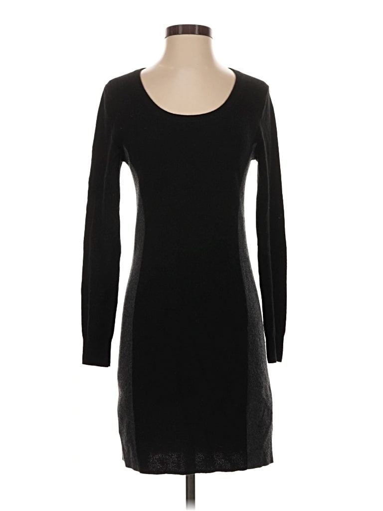 Pre-owned Uniqlo Casual Dress In Black