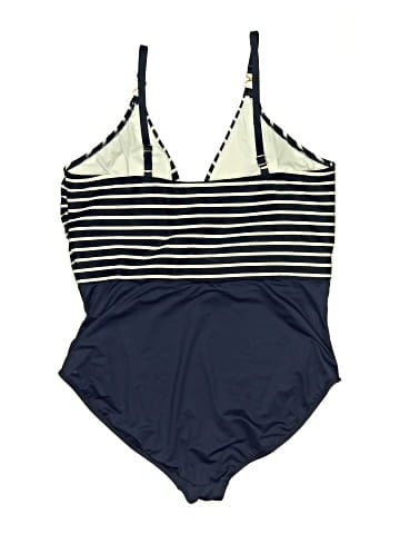 La Blanca One Piece Swimsuit (view 2)