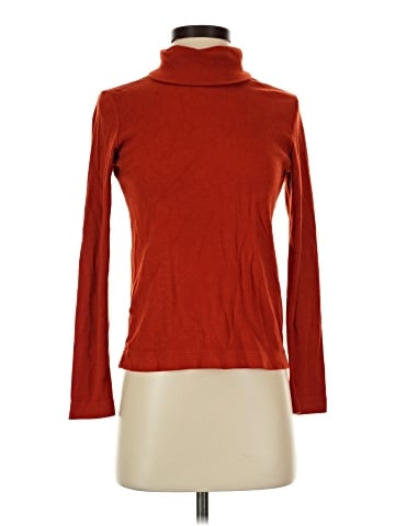 Uniqlo Turtleneck Sweater (view 1)