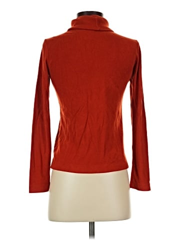 Uniqlo Turtleneck Sweater (view 2)