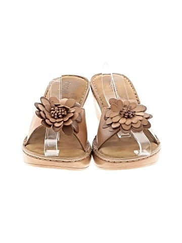 Nicole Wedges (view 2)