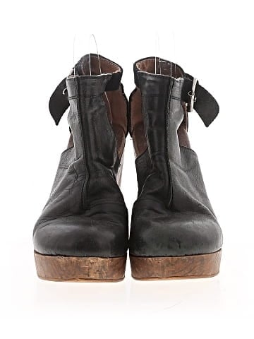 Unbranded Wedges (view 2)