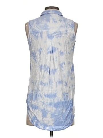 BeachLunchLounge Sleeveless Button-Down Shirt (view 2)