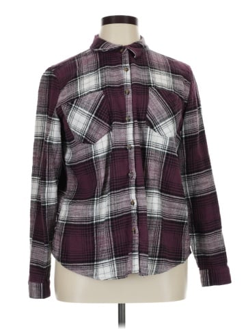Maurices Long Sleeve Button-Down Shirt (view 1)