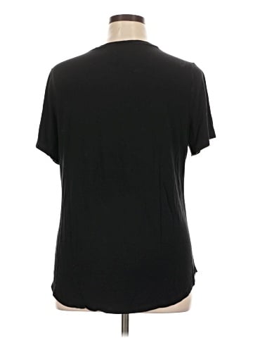 Old Navy Short Sleeve T-Shirt (view 2)