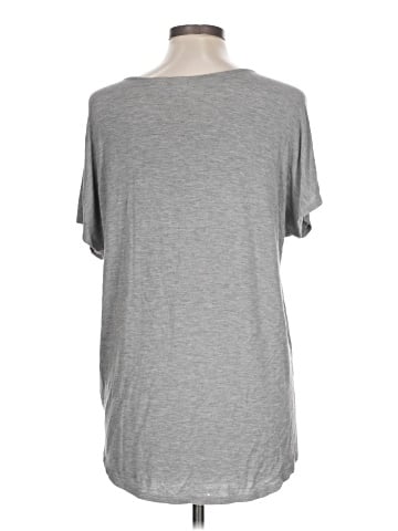 Lucy & Laurel Short Sleeve T-Shirt (view 2)