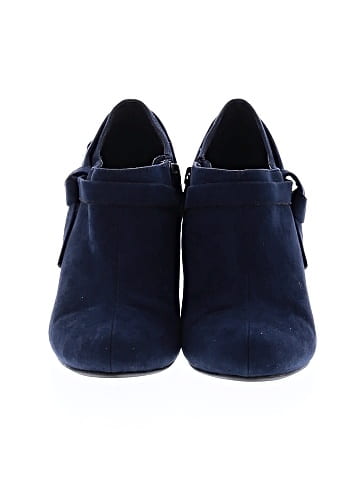 Coach and Four Heels (view 2)