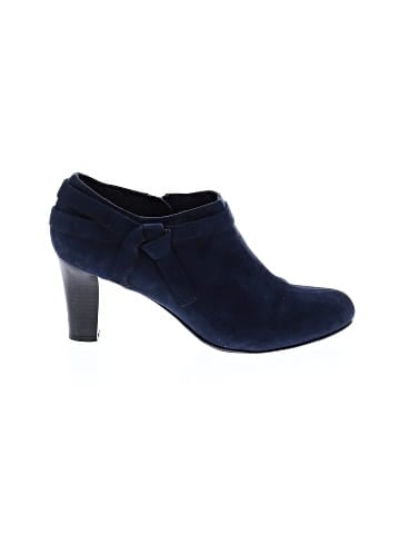 Coach and Four Heels (view 1)