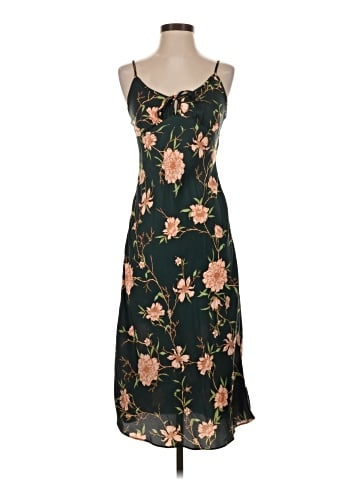 Urban Outfitters Casual Dress (view 1)