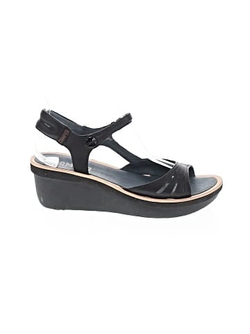 Camper Wedges (view 1)
