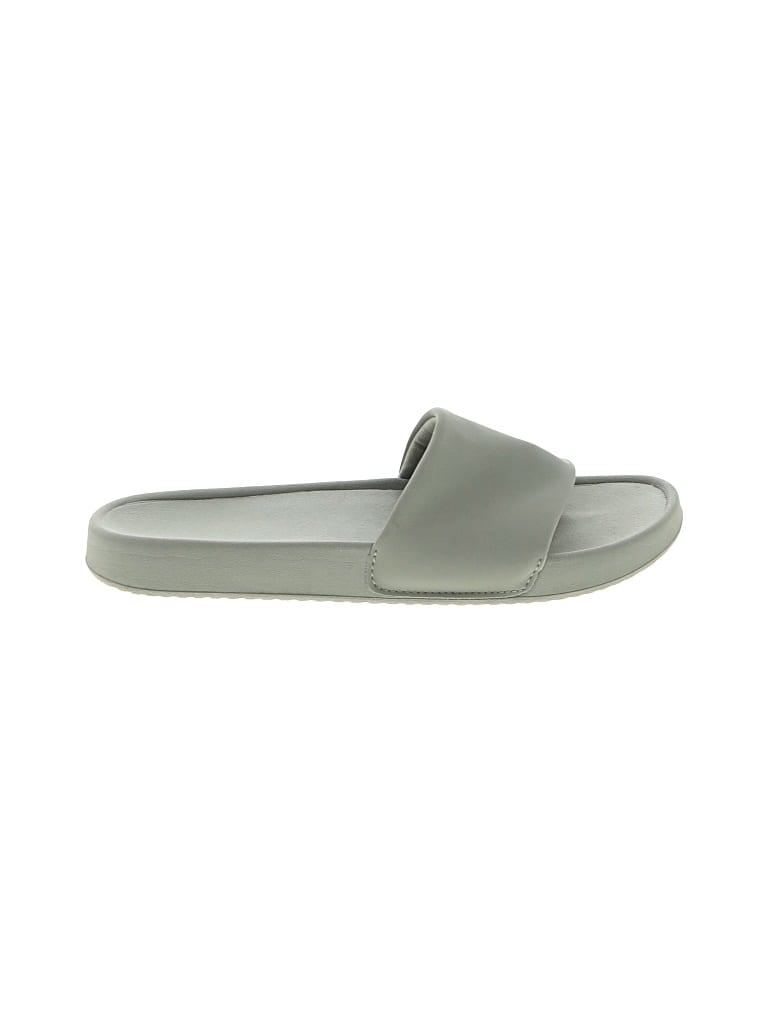 Pre-owned Target Sandals In Gray