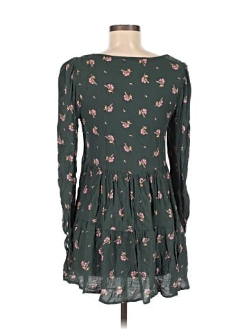 Urban Outfitters 3/4 Sleeve T-Shirt (view 2)