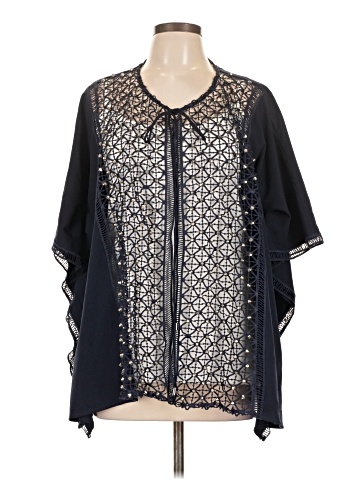 Alberto Makali Poncho (view 1)