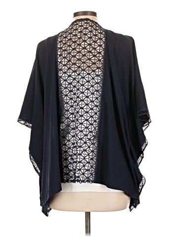 Alberto Makali Poncho (view 2)