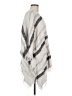 Francesca's Ivory Poncho One size - photo 4