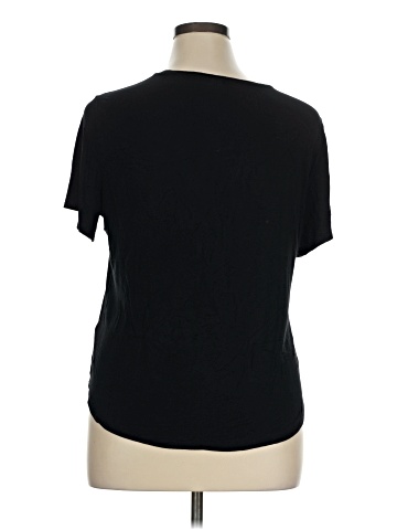 Old Navy Short Sleeve T-Shirt (view 2)