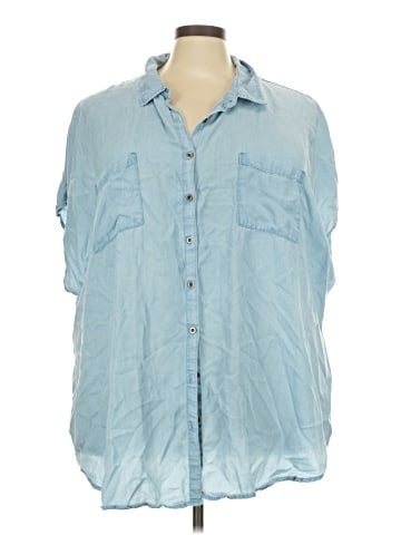 Torrid Sleeveless Button-Down Shirt (view 1)