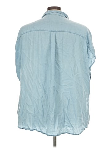 Torrid Sleeveless Button-Down Shirt (view 2)