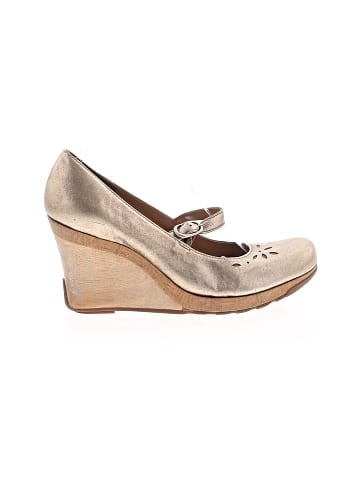 Kenneth Cole REACTION Wedges (view 1)