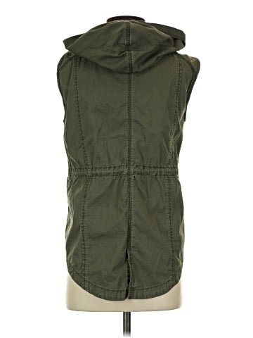 Gap Outlet Vest (view 2)