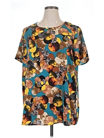 BLOOMCHIC Short Sleeve T-Shirt (view 1)