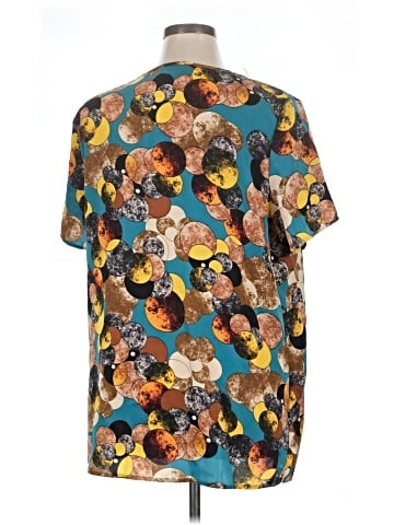 BLOOMCHIC Short Sleeve T-Shirt (view 2)