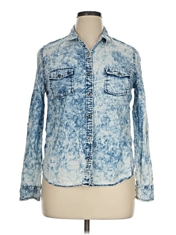 Charlotte Russe Long Sleeve Button-Down Shirt (view 1)