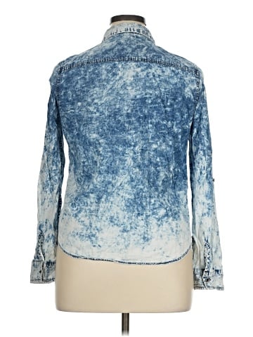 Charlotte Russe Long Sleeve Button-Down Shirt (view 2)