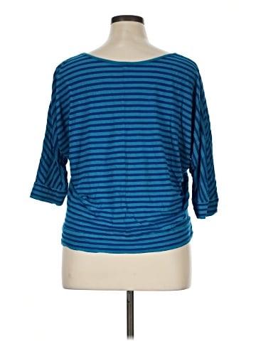 Lane Bryant 3/4 Sleeve T-Shirt (view 2)