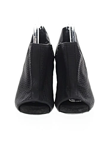 Giani Bernini Ankle Boots (view 2)
