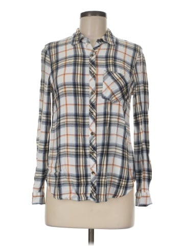 Maurices Long Sleeve Button-Down Shirt (view 1)