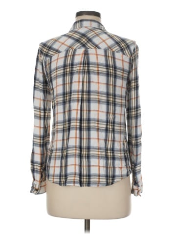 Maurices Long Sleeve Button-Down Shirt (view 2)