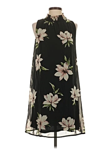 Le Lis Casual Dress (view 1)