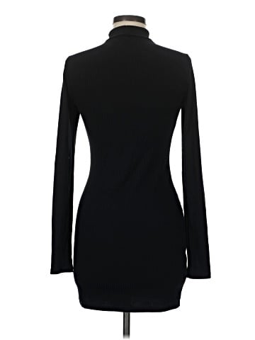 Urban Outfitters Casual Dress (view 2)