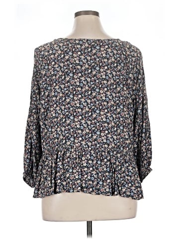 American Eagle Outfitters 3/4 Sleeve Blouse (view 2)